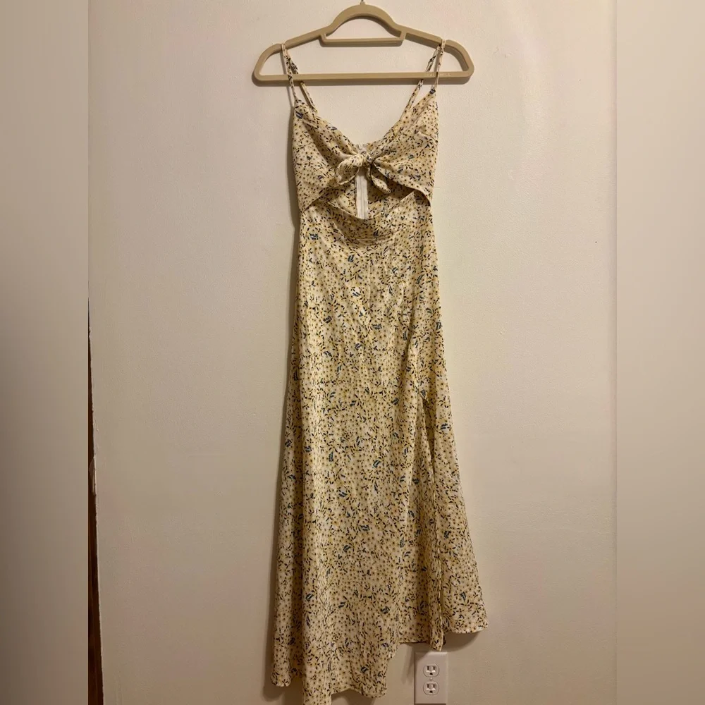 Cream Floral Maxi Dress with Front Slit - Picture 2 of 4